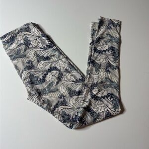 Wave Pattern Leggings